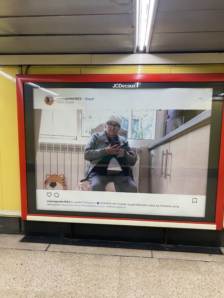 ¿Por qué hay una anciana gallega en el metro de Madrid?