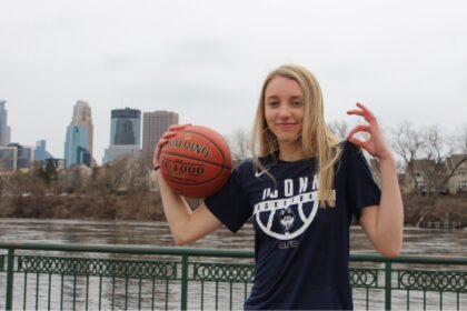 Filtrados falsos desnudos generados con IA de la joven estrella de la nba Paige Bueckers. Otra más